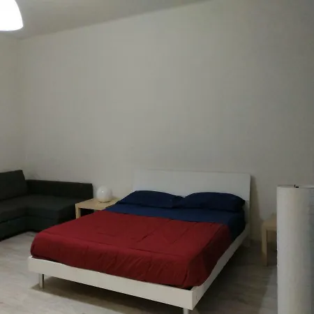 Bilocale Immediati Pressi Piazza Sabotino 公寓